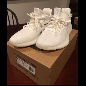 NEW Deadstock Yeezy Boost 350 V2 Triple White